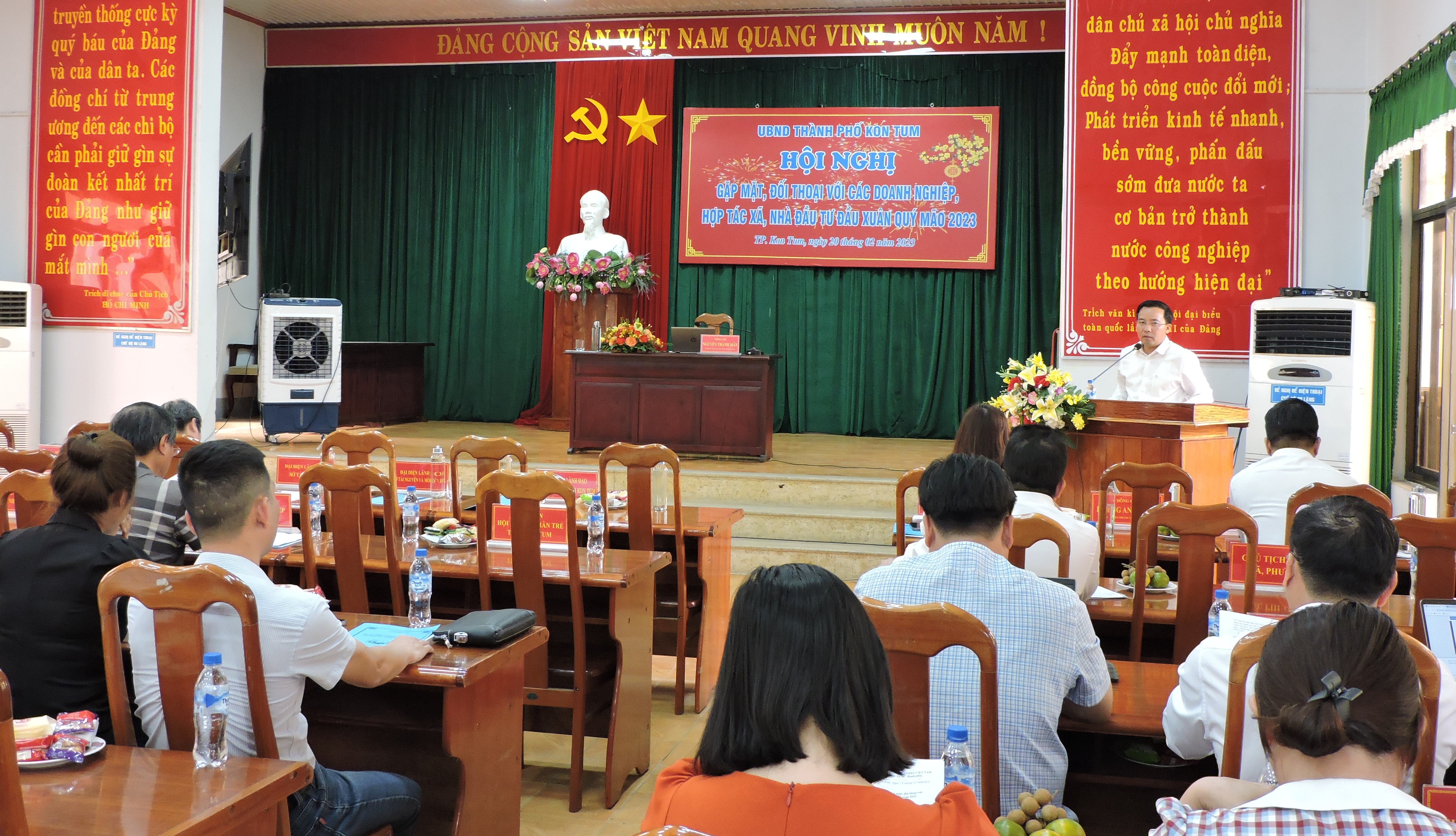Thành phố Kon Tum gặp mặt, đối thoại doanh nghiệp, hợp tác xã, nhà đầu tư