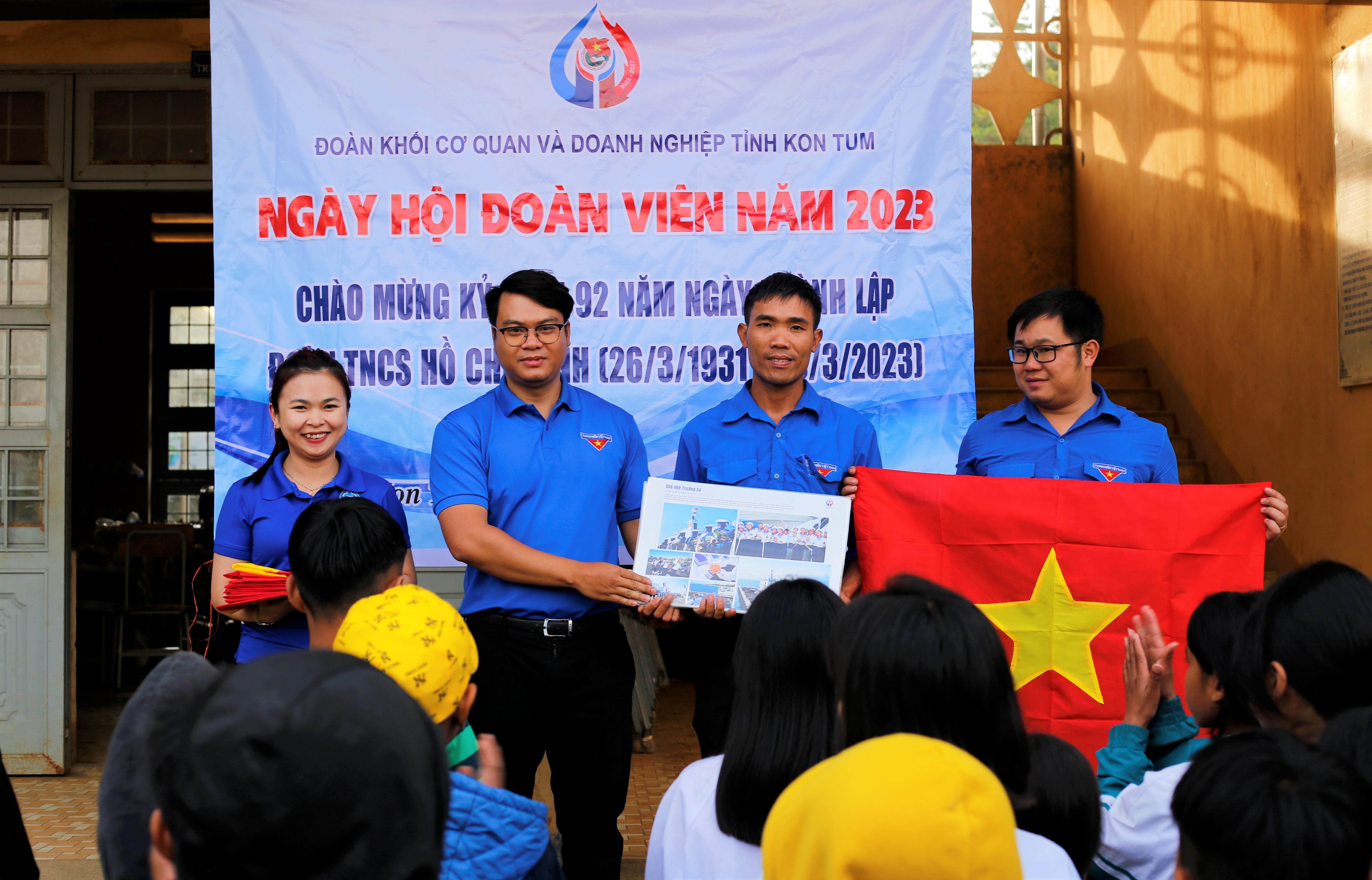 Chi đoàn Báo Kon Tum phối hợp tổ chức Chương trình tình nguyện tại huyện Kon Plông