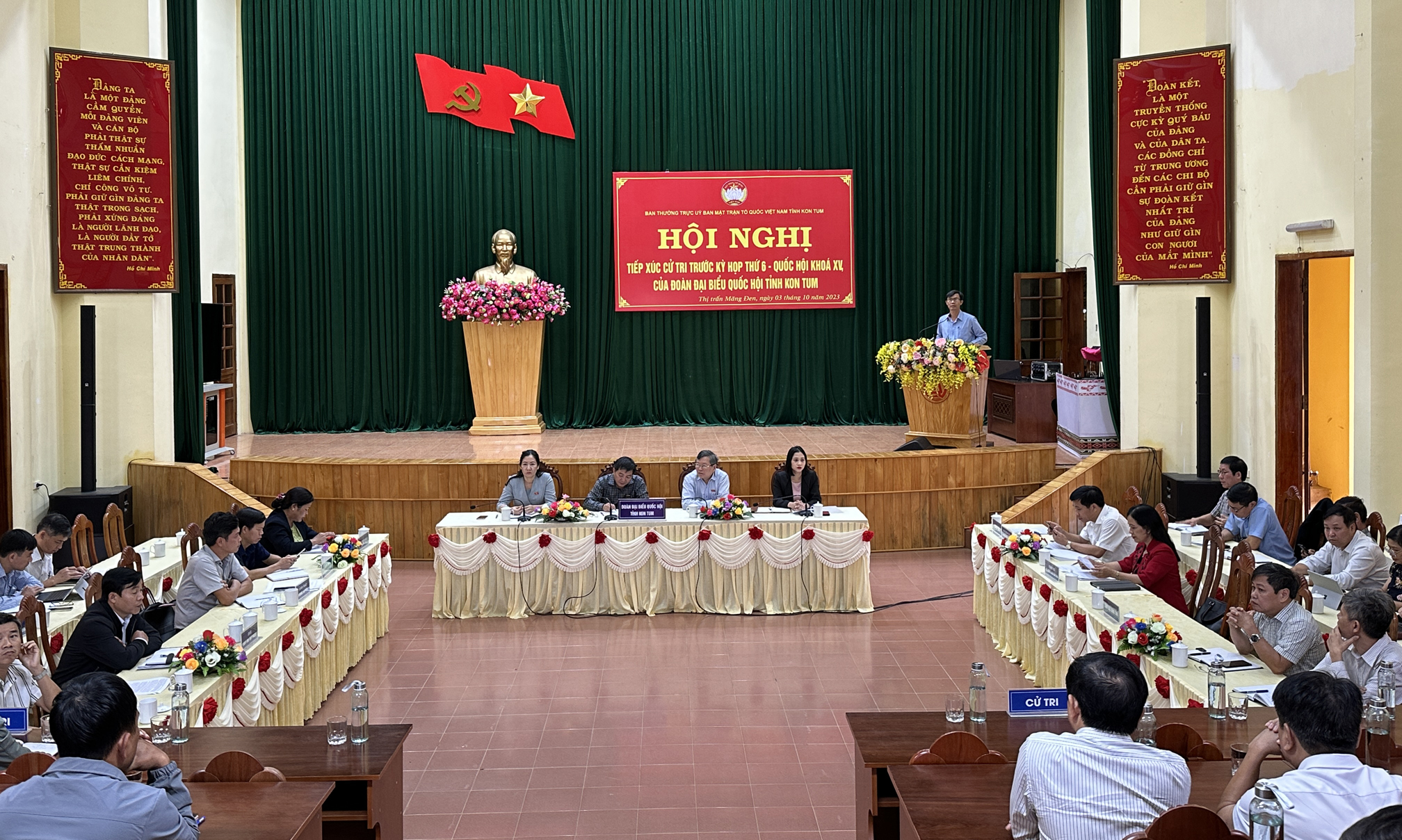 Đoàn đại biểu Quốc hội tiếp xúc cử tri tại huyện Kon Plông và thành phố Kon Tum