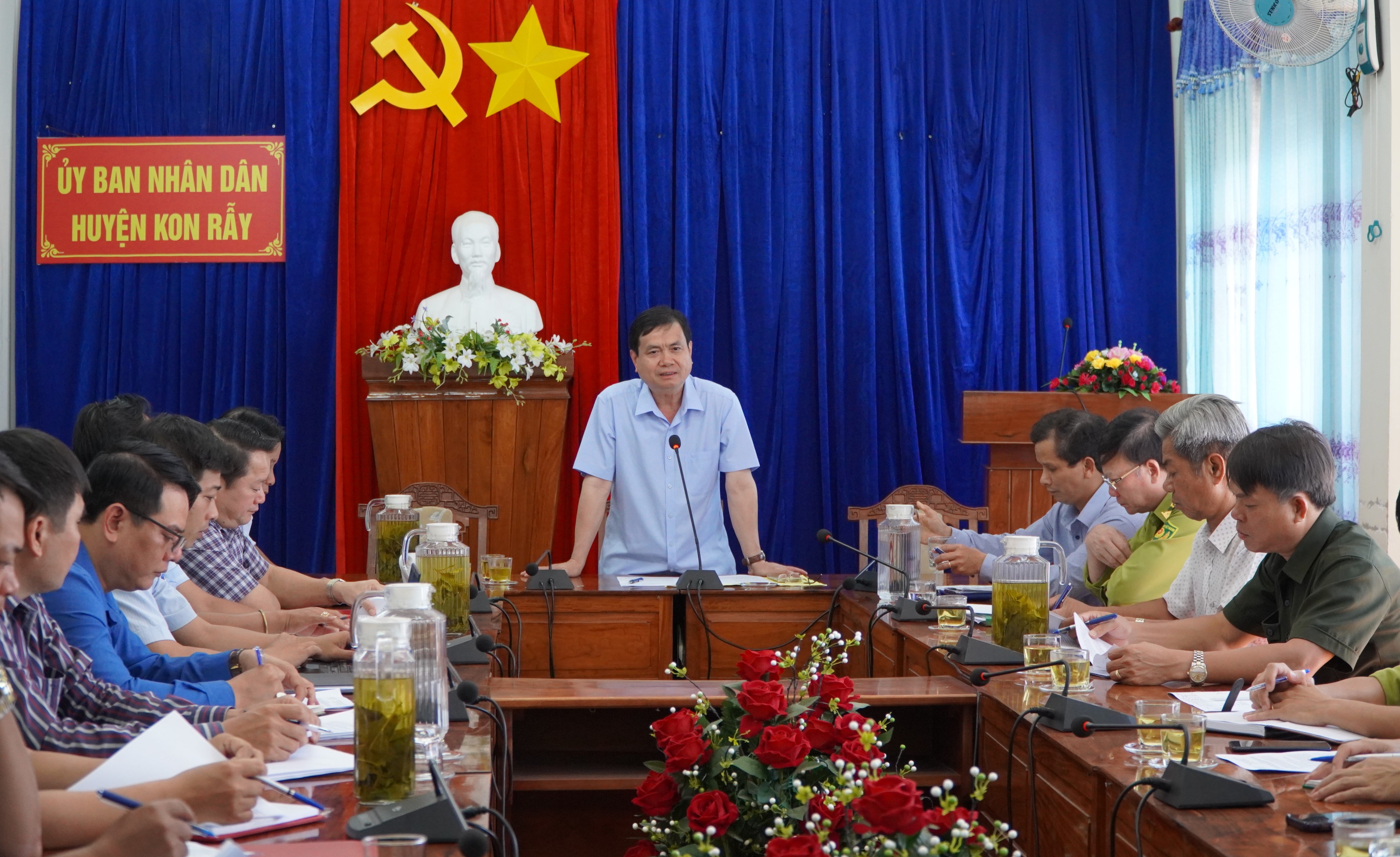 Phó Chủ tịch UBND tỉnh Nguyễn Hữu Tháp làm việc tại huyện Kon Rẫy