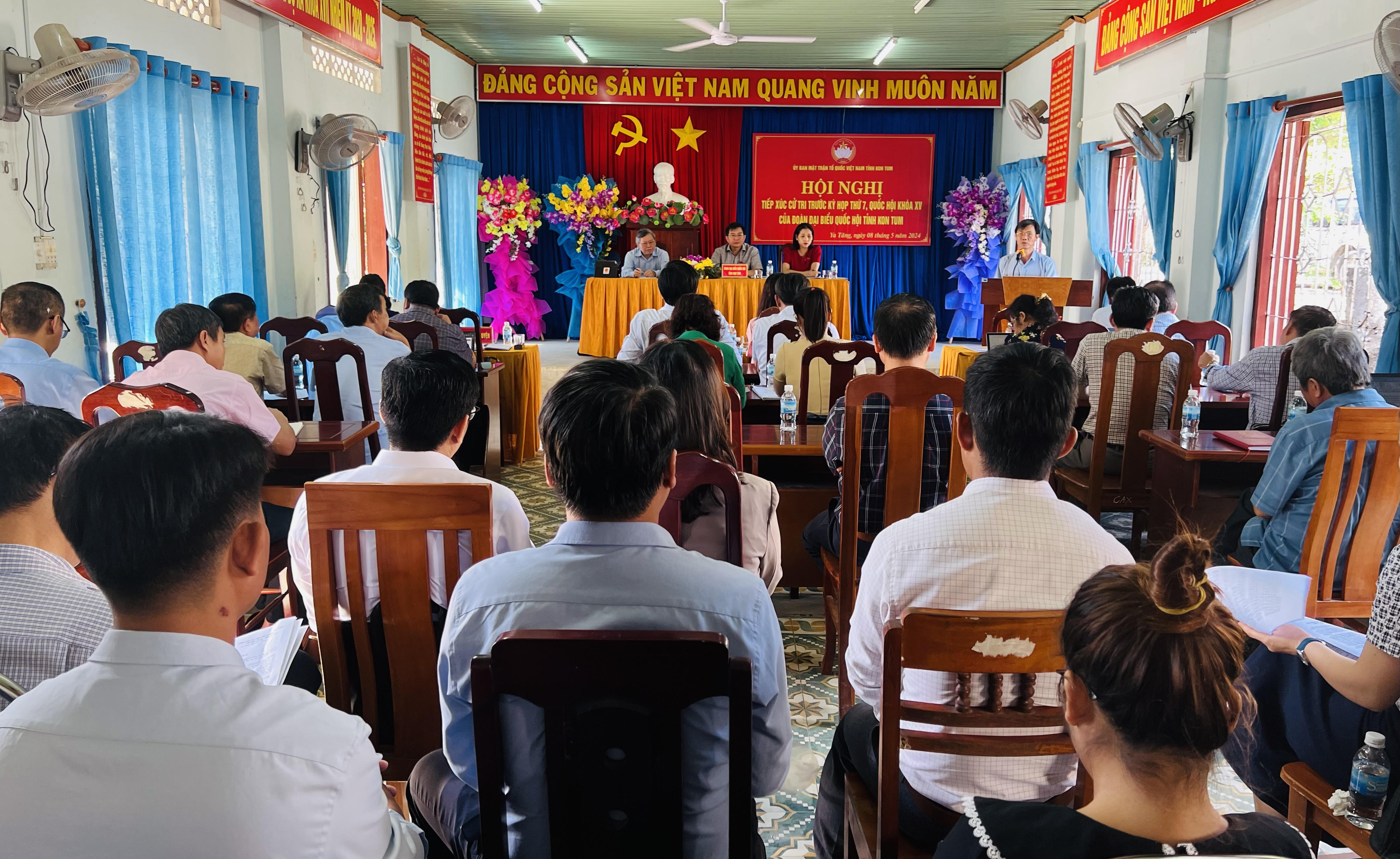 Đoàn ĐBQH tỉnh tiếp xúc cử tri tại huyện Sa Thầy và thành phố Kon Tum