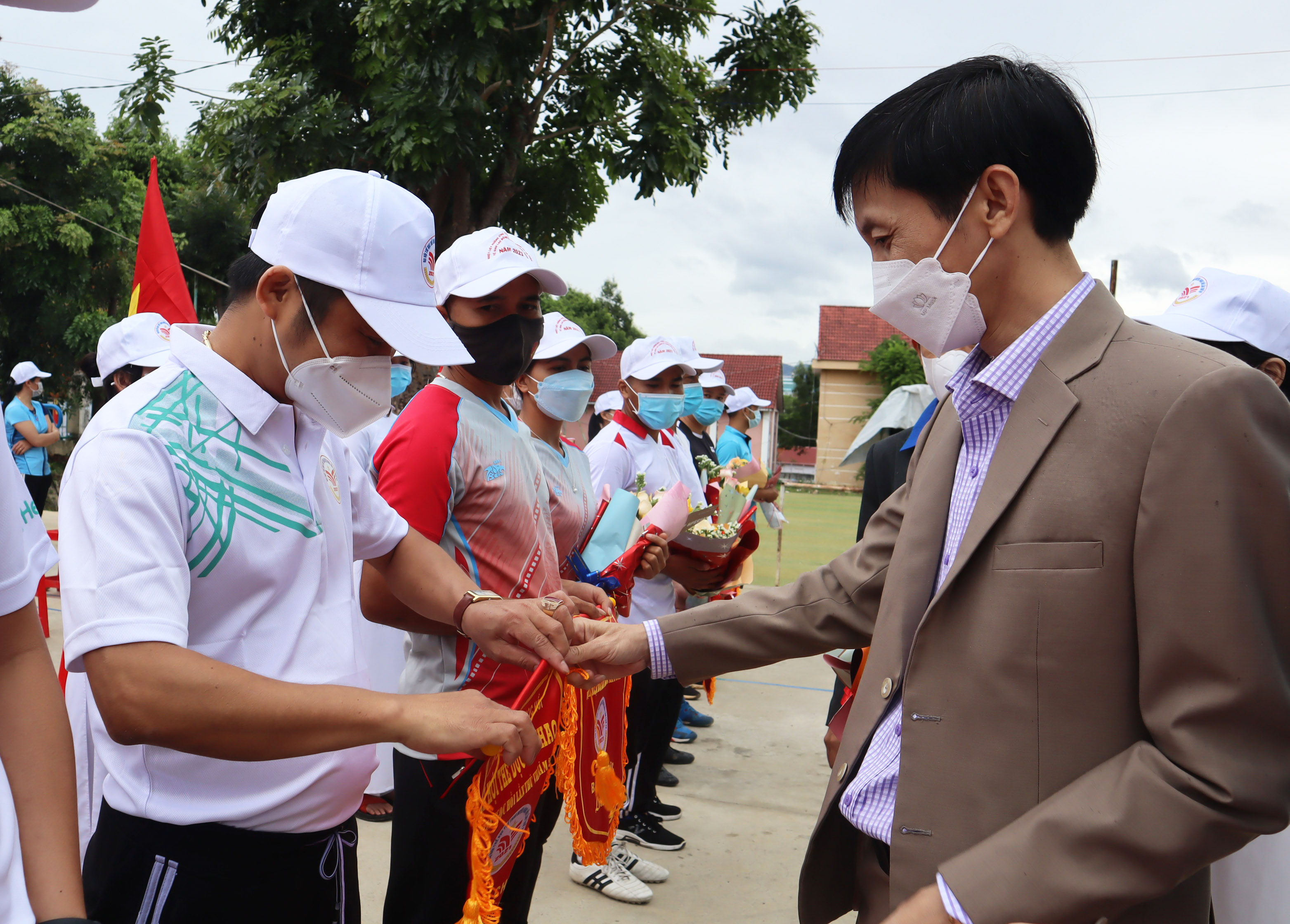 Nơi tập trung hàng ngàn vận động viên, đại hội TDTT Ngọc Hồi đã trở thành một trong những sự kiện thể thao lớn nhất của nước ta. Với những hoạt động đầy sáng tạo và hấp dẫn, sự kiện này sẽ đem đến cho bạn những trải nghiệm thú vị và đầy ý nghĩa. Hãy cùng tham gia và trở thành một phần của ngày hội thể thao này!