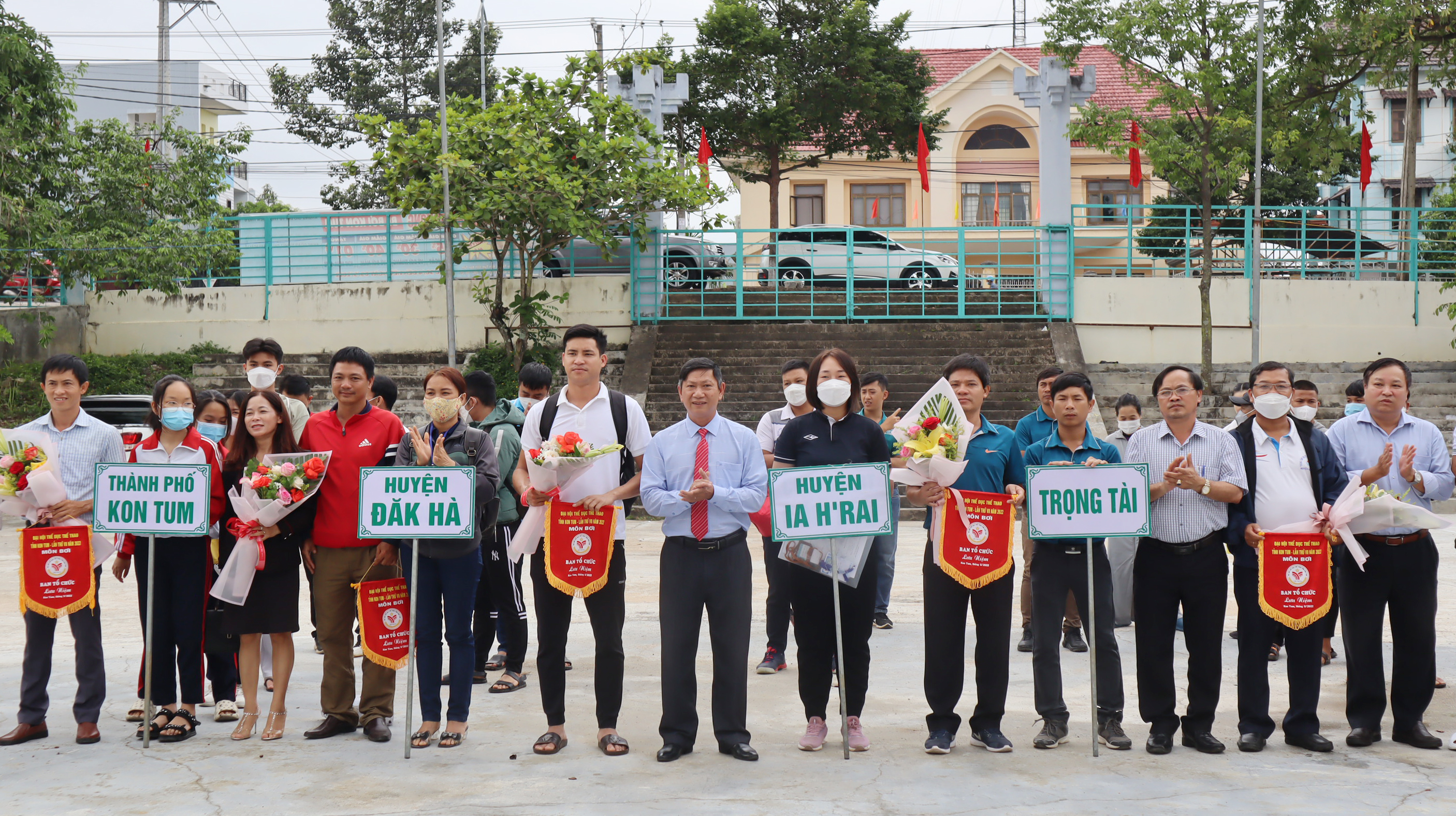 Giải bơi lội là một môn thể thao rất phổ biến và thú vị. Tại giải đấu này, các tay bơi tài năng sẽ cạnh tranh để giành chiến thắng và tạo nên những kỷ niệm đáng nhớ. Hãy xem những hình ảnh liên quan để cảm nhận sự hồi hộp và hào hứng của các vận động viên và người hâm mộ.