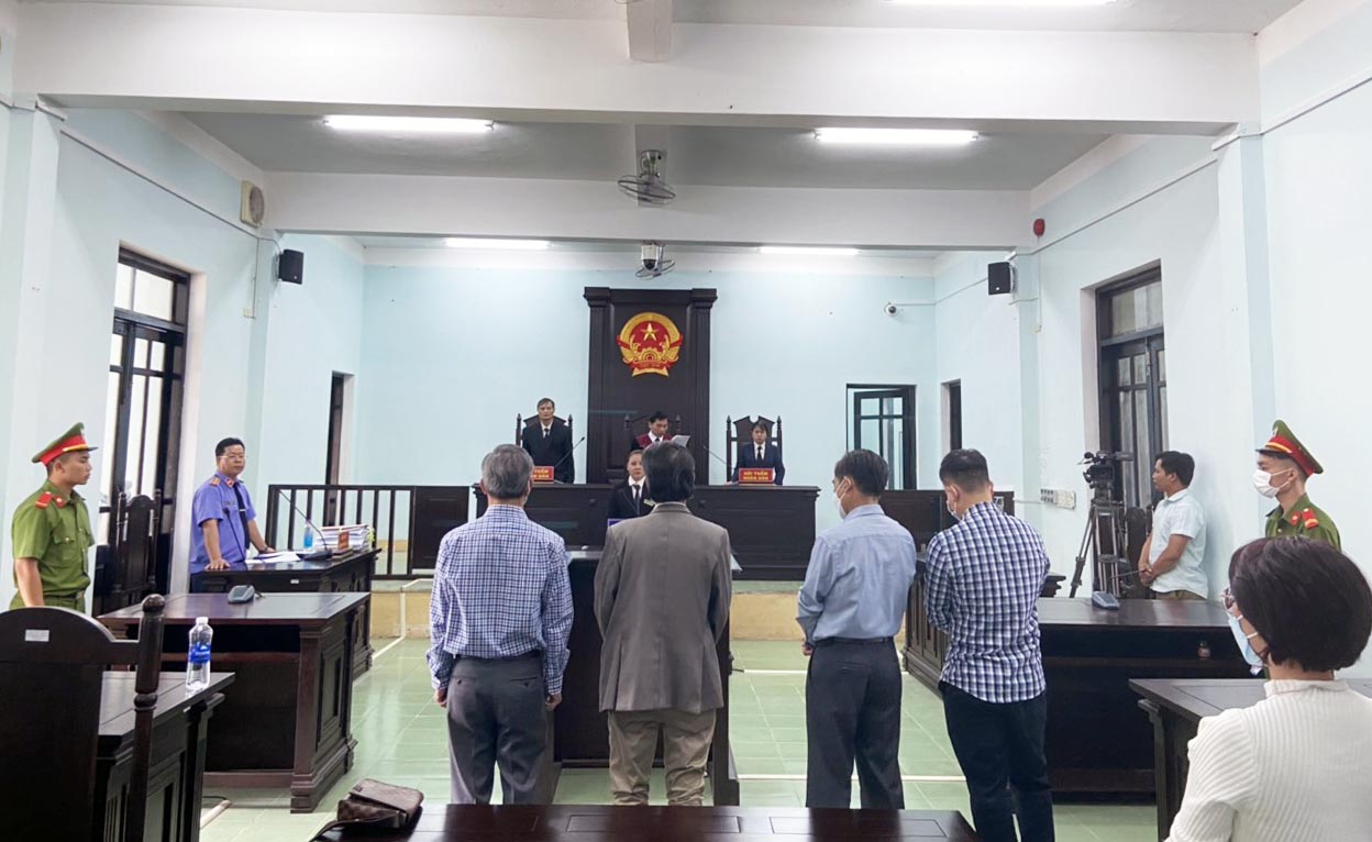 Tòa án nhân dân huyện Đăk Hà: Xét xử vụ án vi phạm các quy định về ...